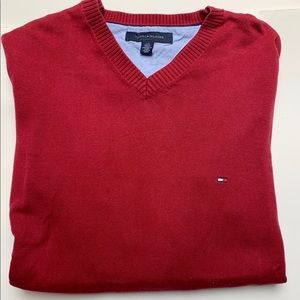 Tommy Hilfiger Sweater in Cranberry Color